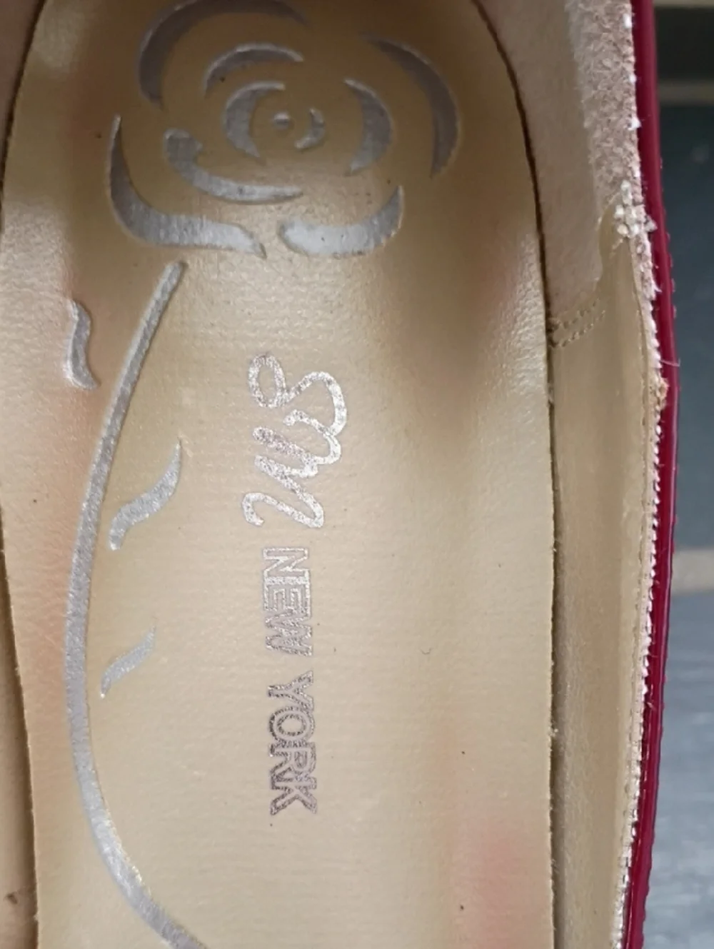 SM New York Red Peep-Toe Patent Pumps | Size 7 - Picture 2 of 7